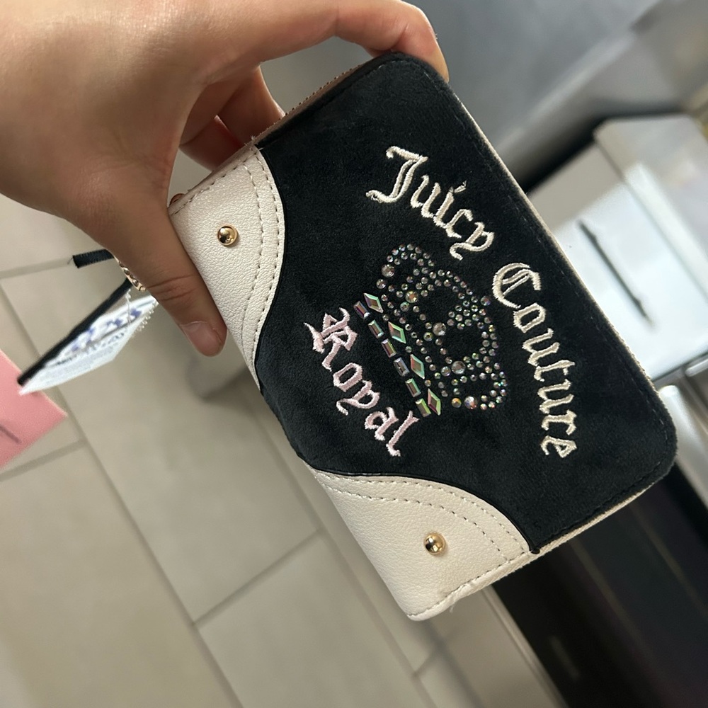Juicy Couture Black and Cream Wallet